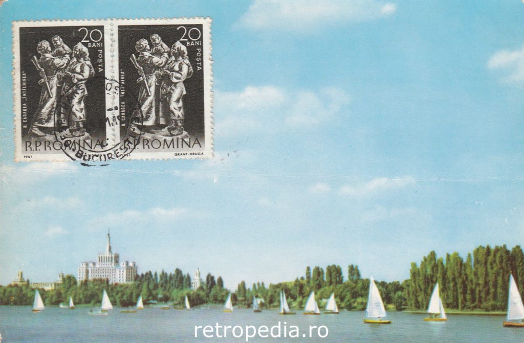 Bărci cu pânze pe lacul Herăstrău 1961 vedere spre Casa Scânteii