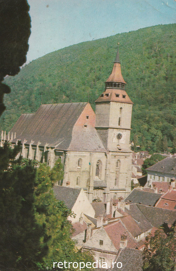 Piața din jurul Bisericii Negre Brașov 1969 imagine color, fata