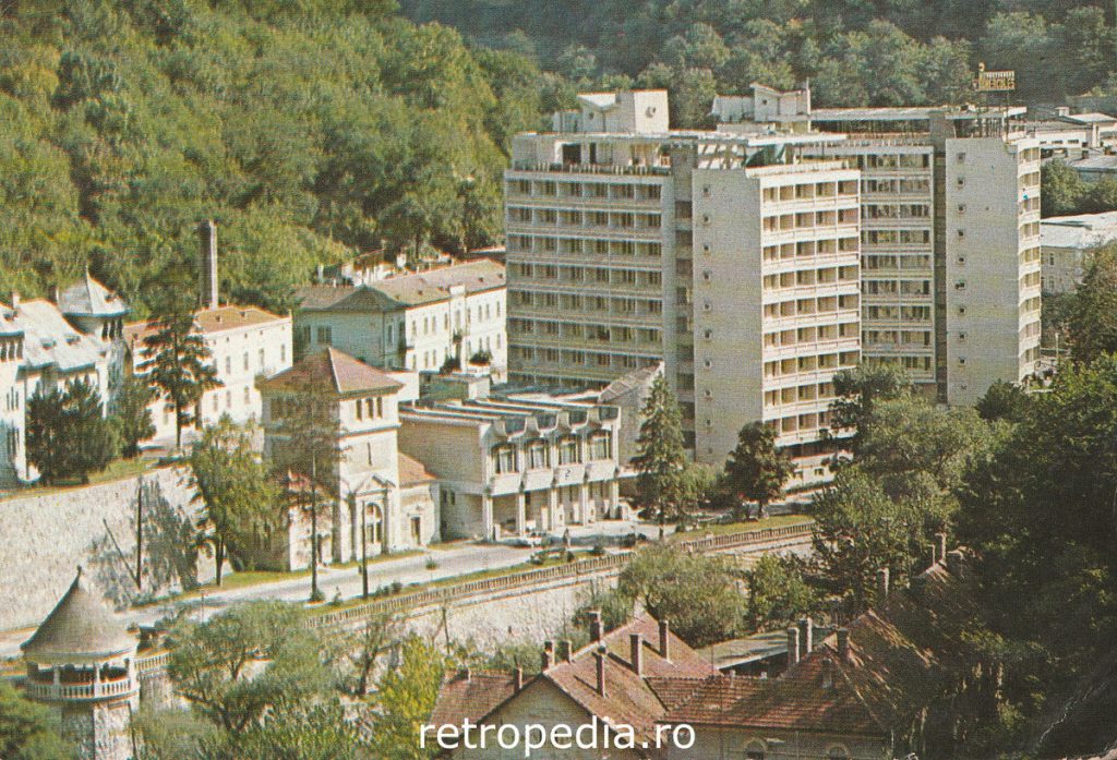 Complexul hotelier modernist Hercules din Băile Herculane în anul 1984, fata