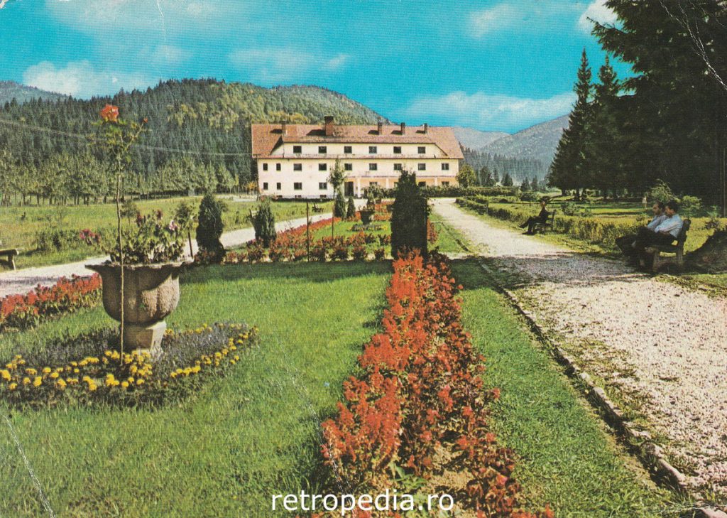Clădirea principală a Sanatoriului balnear din stațiunea Covasna în anul 1973, fata