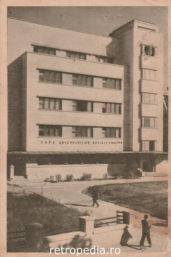 Clădirea publică masivă a Casei Asigurărilor Sociale din Craiova în anul 1959,fata