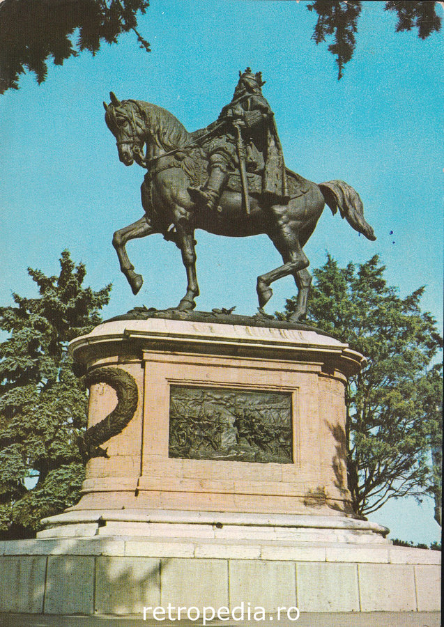 Statuia lui Ștefan cel Mare și Palatul Culturii din Iași în ilustrată color din 1967 fata